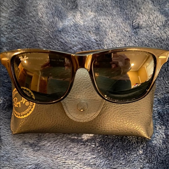 Ray ban sunglasses with case - Picture 3 of 3